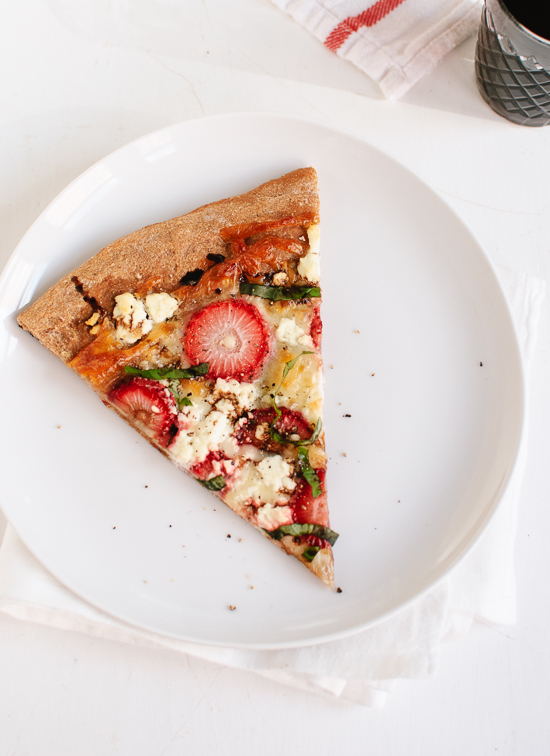 Strawberry-basil-balsamic-pizza-slice
