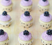 Thumb_1000-vanilla-vegan-blackberry-cupcakes