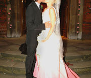 Thumb_gallery-1473184591-2002-gwen-stefani-and-gavin-rossdale-pink-ombre-wedding-dress
