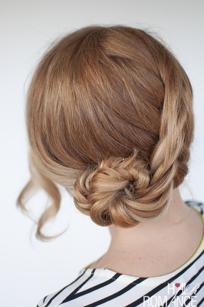 Hair-romance-seashell-braid-tutorial-reverse-fishtail-braid-tutorial-2