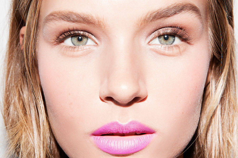 Slider_5_-_to_do__try_a_bright_pink_lip
