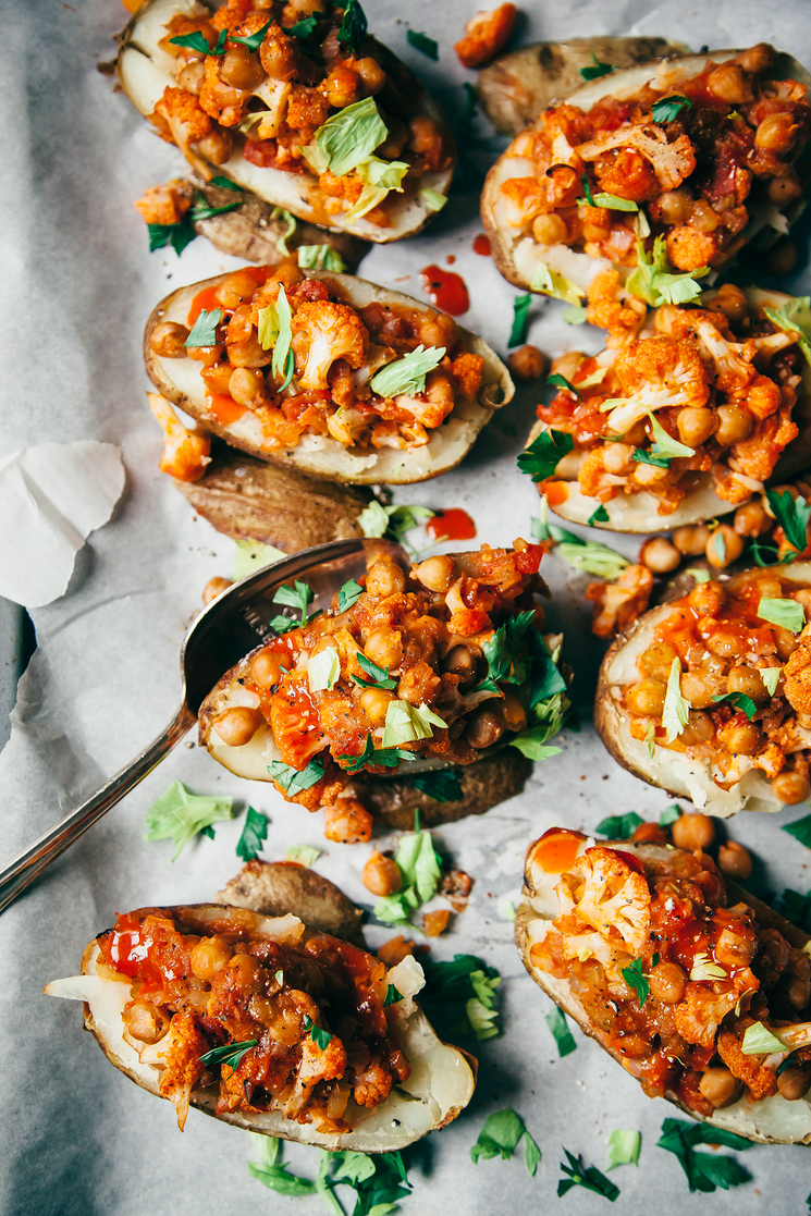 Vegan-twice-baked-potatoes-with-buffalo-chickpeas-and-cauliwflower-recipe-6_pp_w745_h1117_