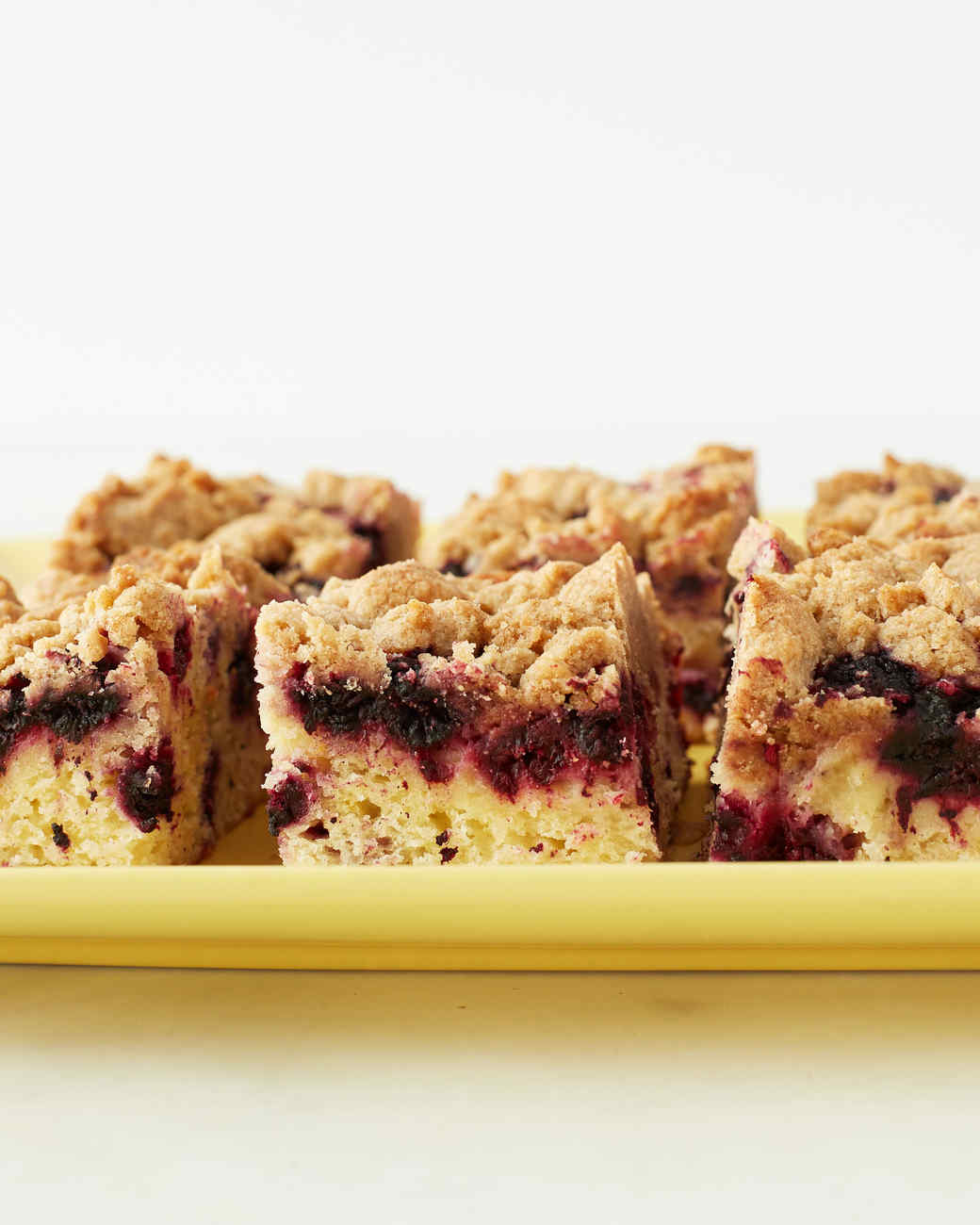 Featured-recipe-black-raspberry-crumb-cake-058-d113085_vert
