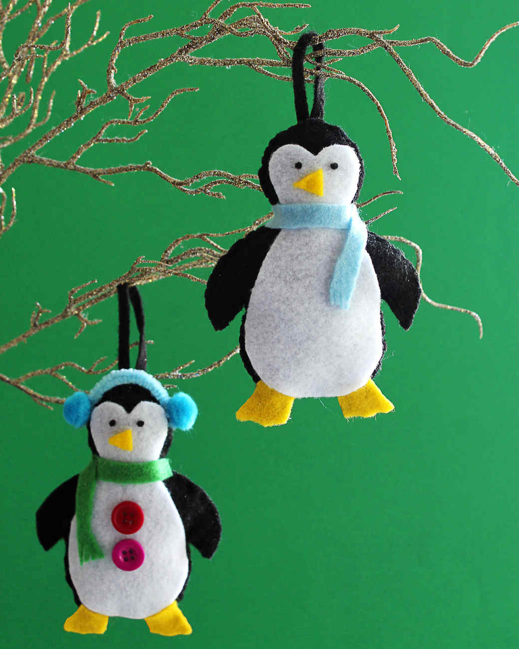 Felt-penguin-ornaments_vert