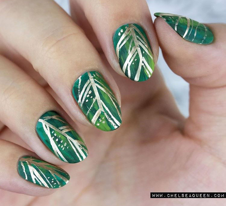 Hbz-holiday-nails-chelseaqueen