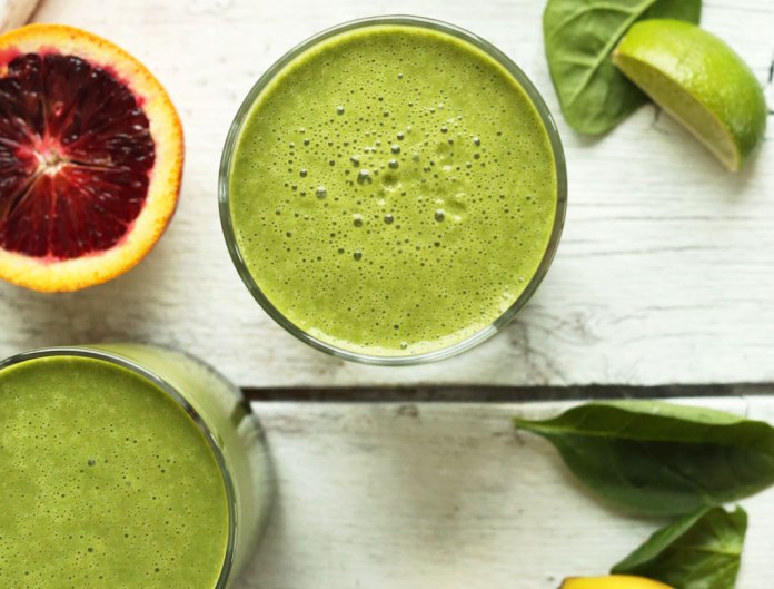 Detox-with-this-blood-orange-green-smoothie-a-perfect-way-to-start-the-day-vegan-smoothie-glutenfree-greensmoothie-healthy