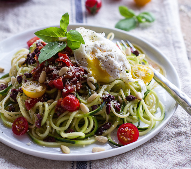 Zucchini-pasta-with-poached-eggs