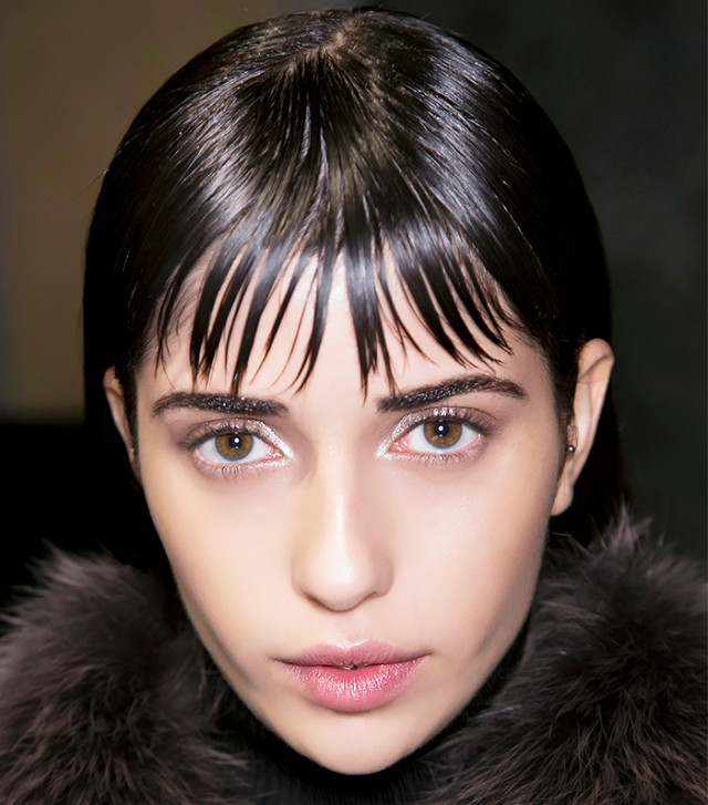 8-life-saving-styling-tips-for-girls-with-bangs-1603236.640x0c