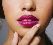 Thumb_clinique_lips_nylon2