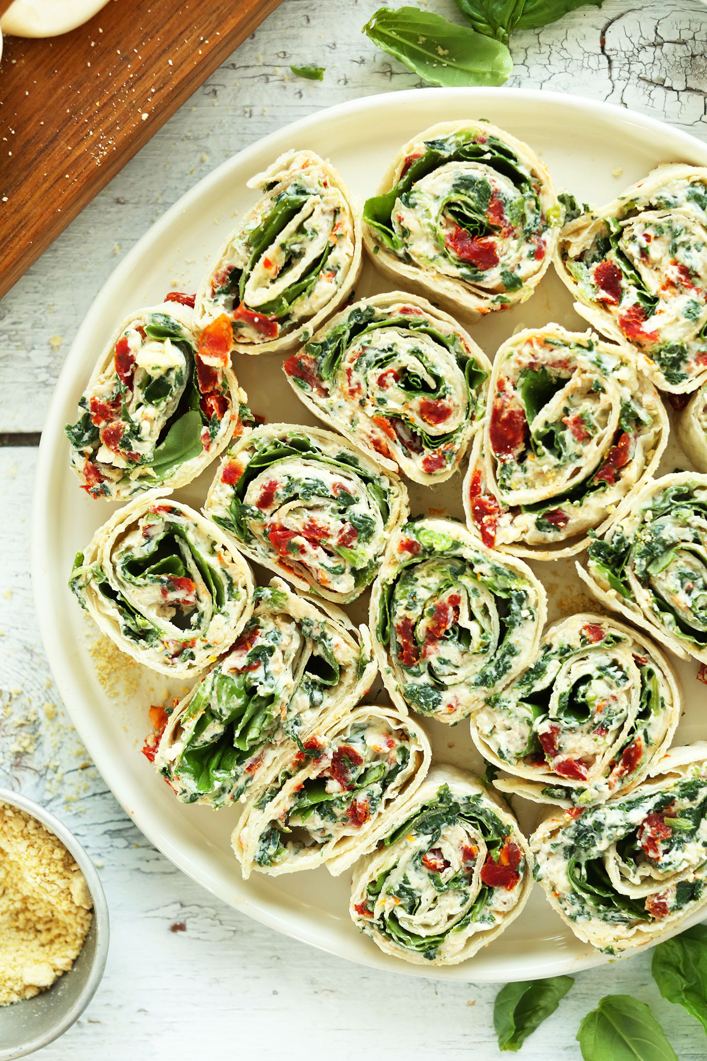 8-ingredient-15-minute-sun-dried-tomato-and-basil-pinwheels-an-easy-crowd-pleasing-summer-friendly-appetizer-or-snack-vegan-recipe-appetizer