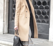 Thumb_5.-classic-outfit-with-camel-coat