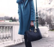 Thumb_1.-structured-fur-collared-coat-with-black-bag