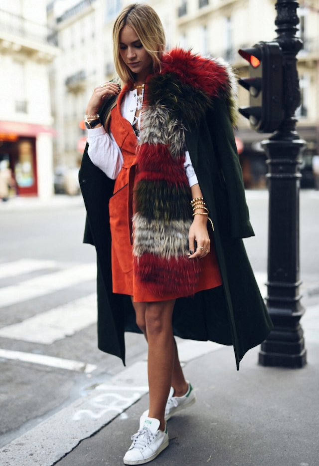 4.-fur-scarf-with-casual-cool-fall-outfit