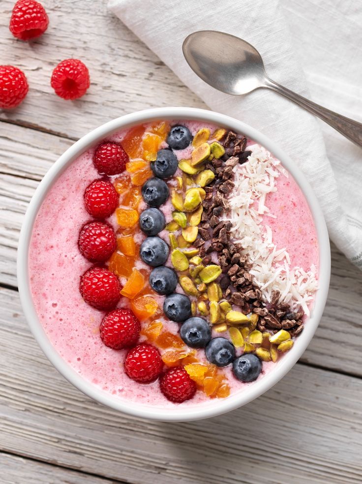 Brighten Up Your Morning With This Rainbow Smoothie Bowl
